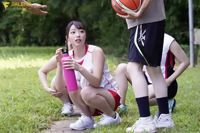 Tôi đã bị cô bạn gái xinh đẹp cắm sừng Yoshizawa Ria